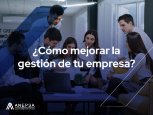Equipo de trabajo gestionando una empresa